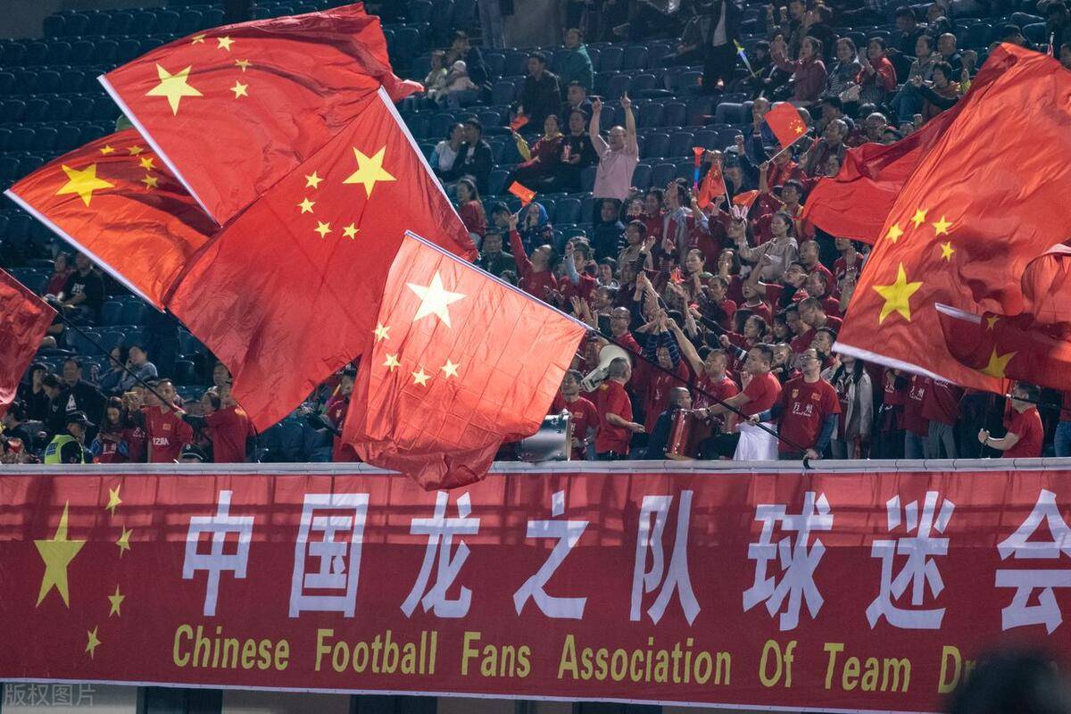 中国职业足球赛场实力对决结果揭晓，球队实力脱颖而出的简单介绍