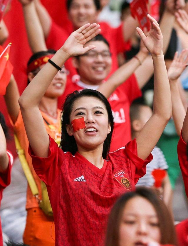 胜券在握！中国女足大放异彩赢得激烈比赛的简单介绍