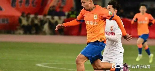 亚泰主场苦战鲁能：与对手战成平局，互不相让的简单介绍