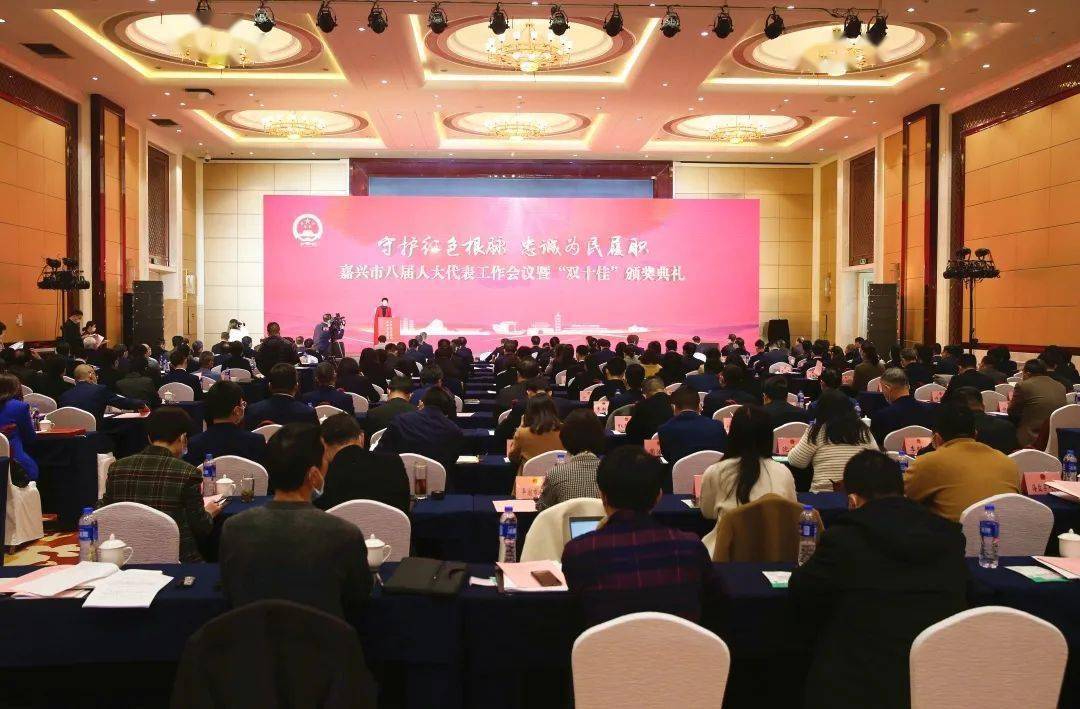 包含俄罗斯代表团斩获满载荣誉回报国家的词条