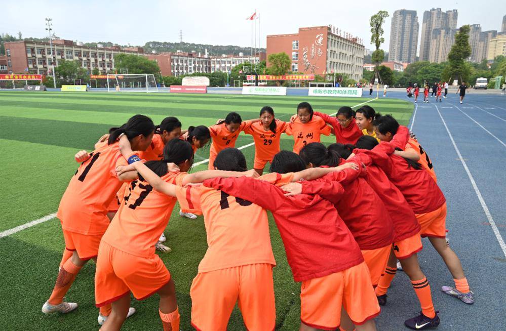 乐动体育官方-包含女足比赛激情四射，选手拼搏精神受赞誉的词条