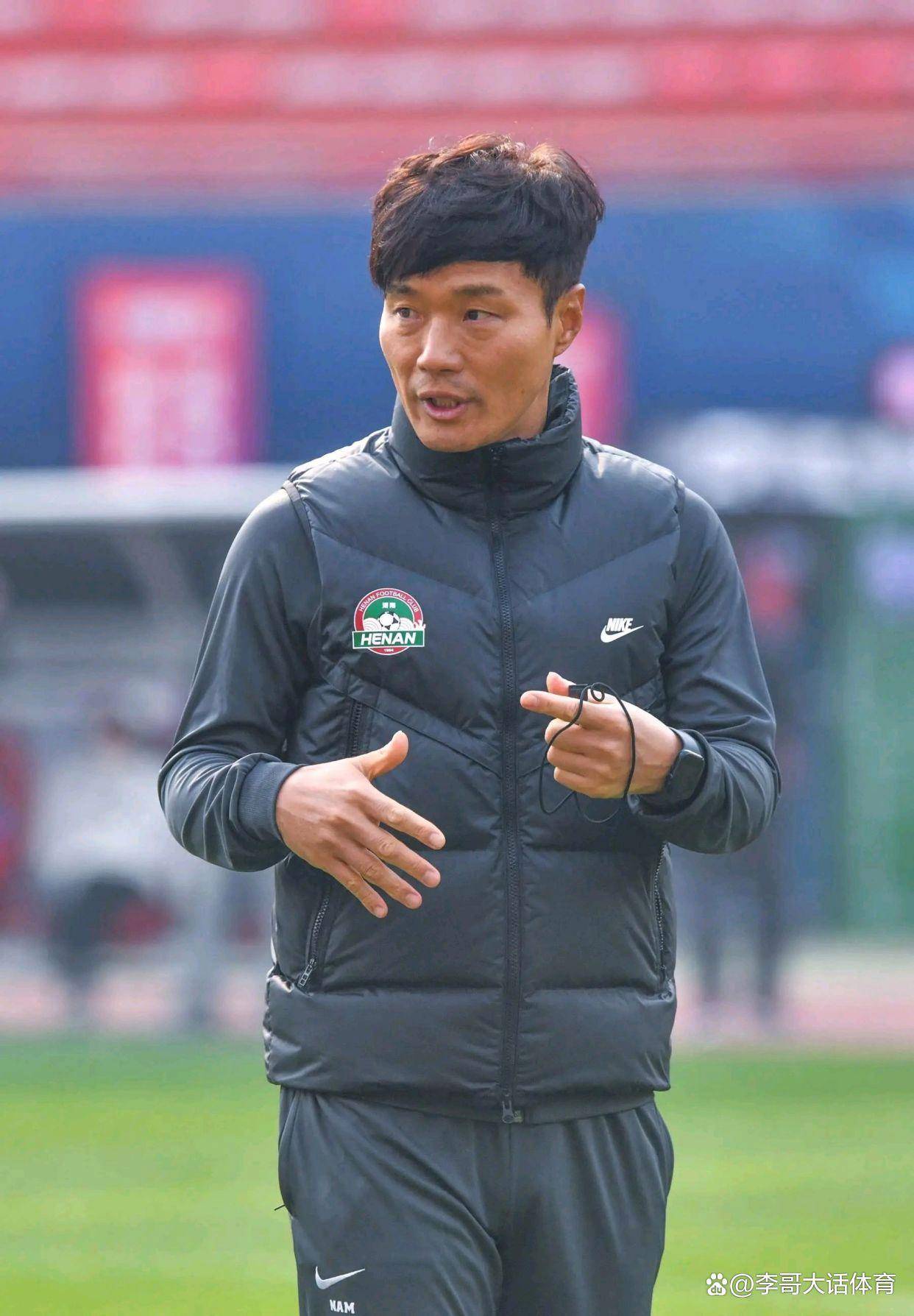 包含河南建业近况不佳，主帅上演自救大计的词条